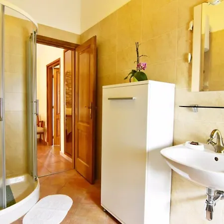 Apartment Bright With Shared Pool Bbq In Tar Tar-Vabriga